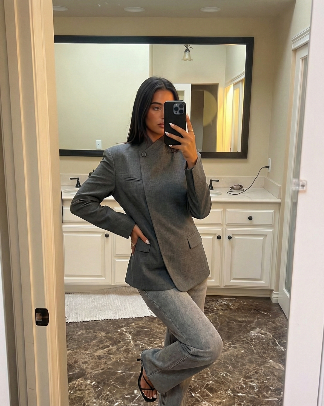 Margot | Smart Casual Fitted Blazer Dark Gray Chest Pocket