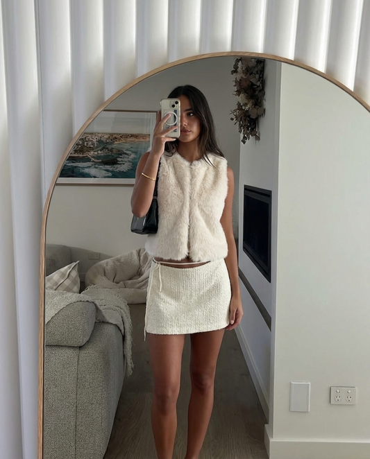 Maya | Casual Sleeveless Faux Fur Jacket White