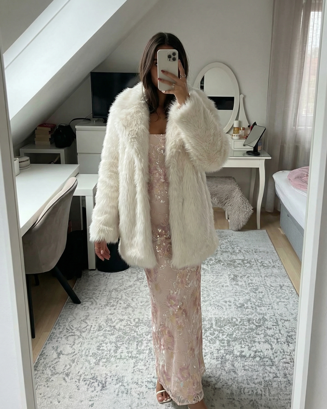 Rosa | Elegant Long Faux Fur Coat