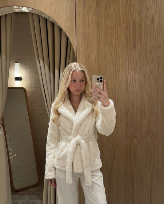 Stella | Belted Faux Fur Coat Cream Long Sleeve