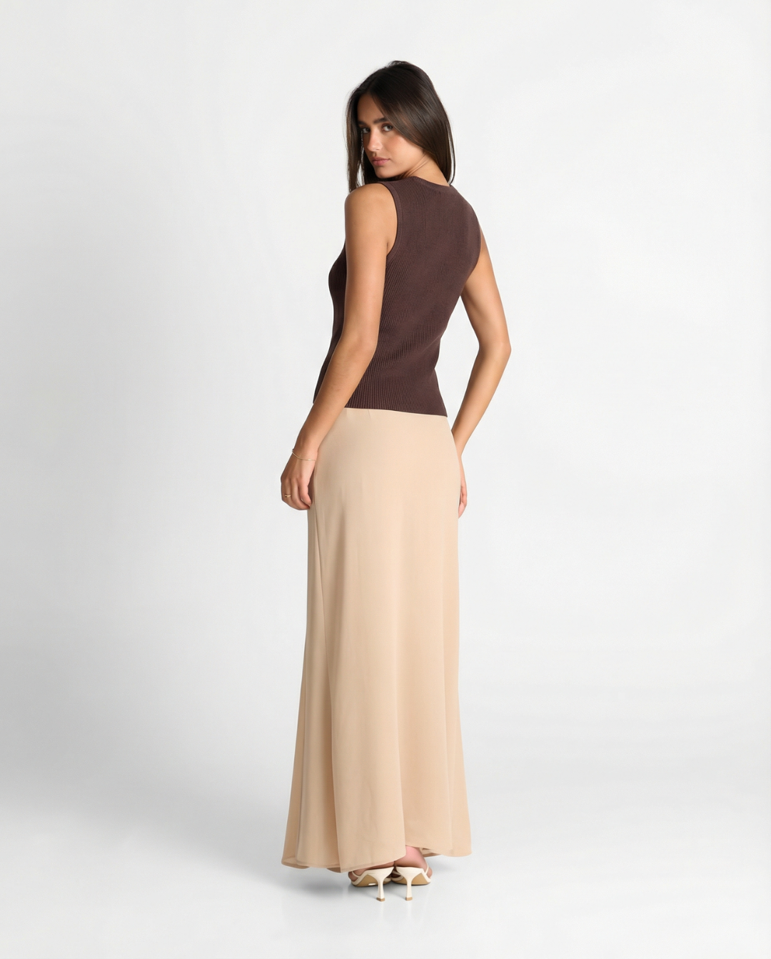 Vera | Ribbed Knit Sleeveless Cardigan Brown Button Front