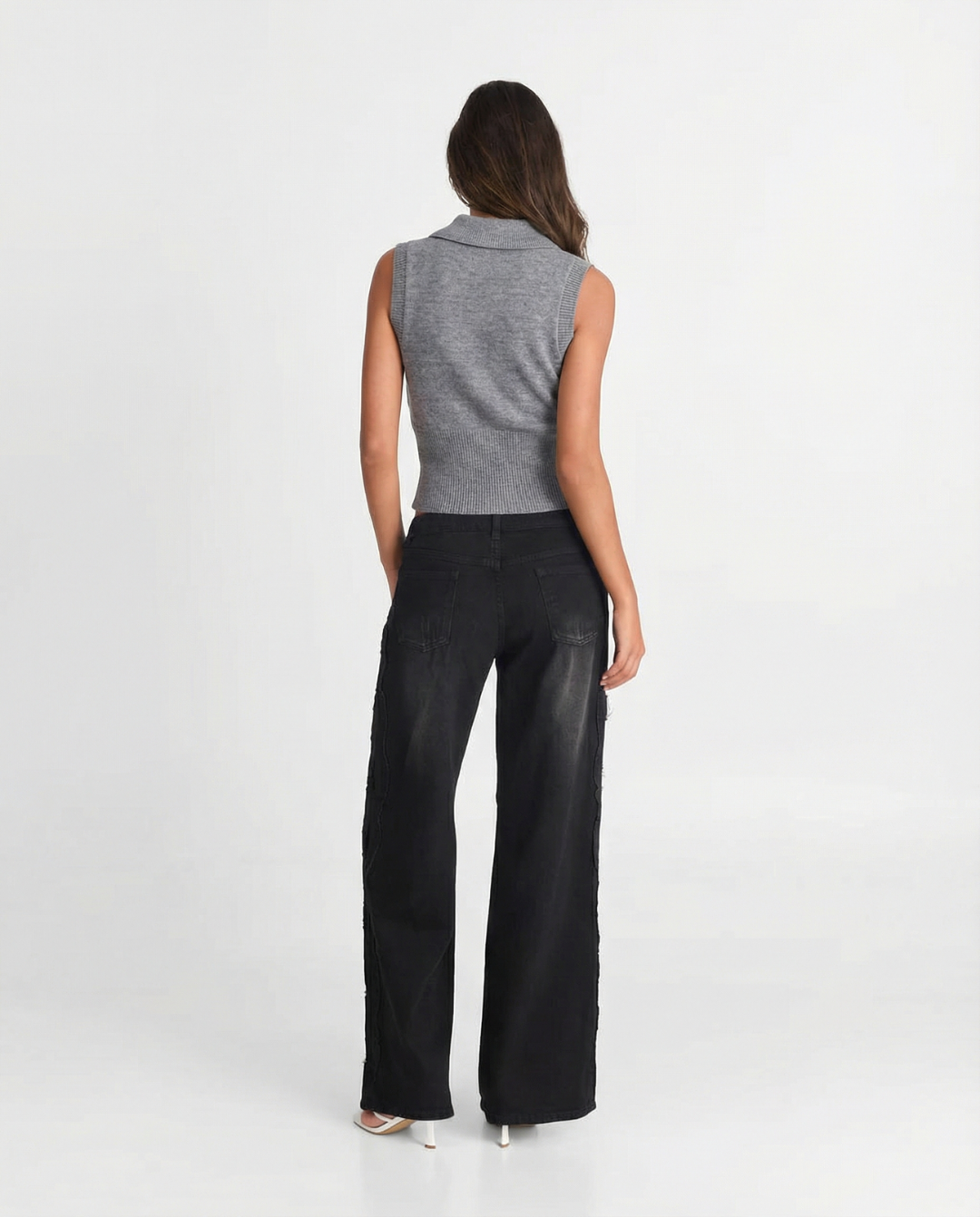 Alma | Knitted Top Grey Sleeveless Collared Crop