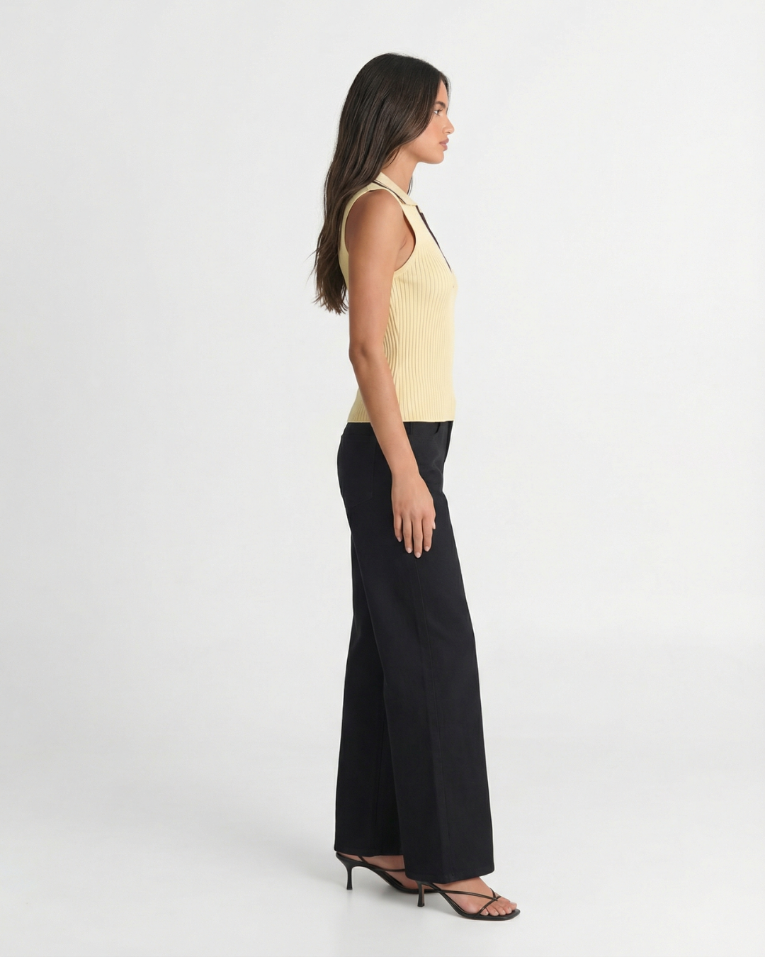 Rosa | Casual Knitted Top Cream Sleeveless Collared Ribbed Fitted