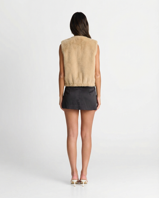 Willa | Sleeveless Zip Up Faux Fur Jacket