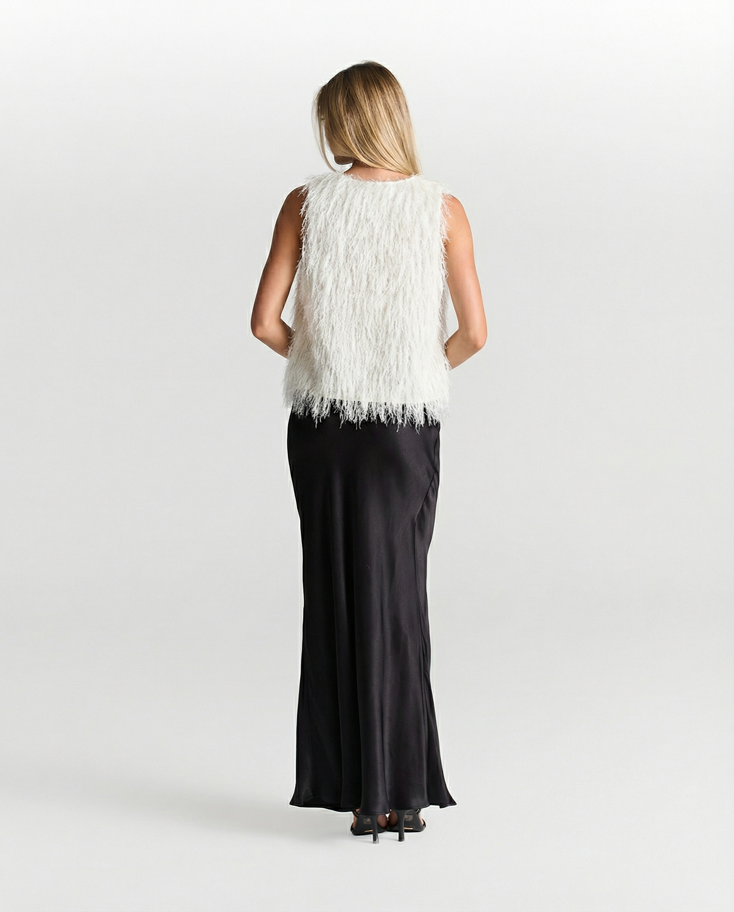 Margot | Fluffy Sleeveless Cardigan White V Neck